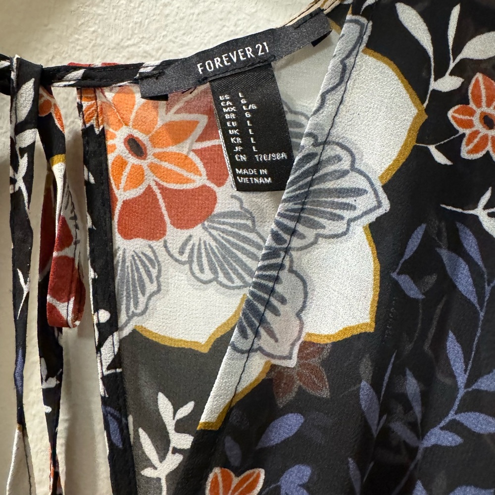 Forever 21 Black Maxi Dress with Red, Gold, Cream Floral Print - Picture 4 of 12